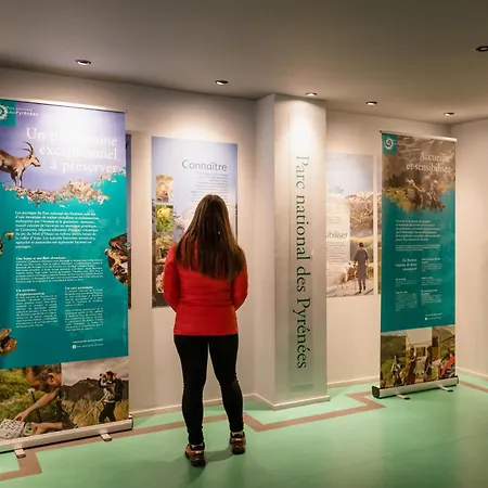 Le Bois Joli Hotel 3*