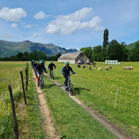 Le Bois Joli Hotel 3*